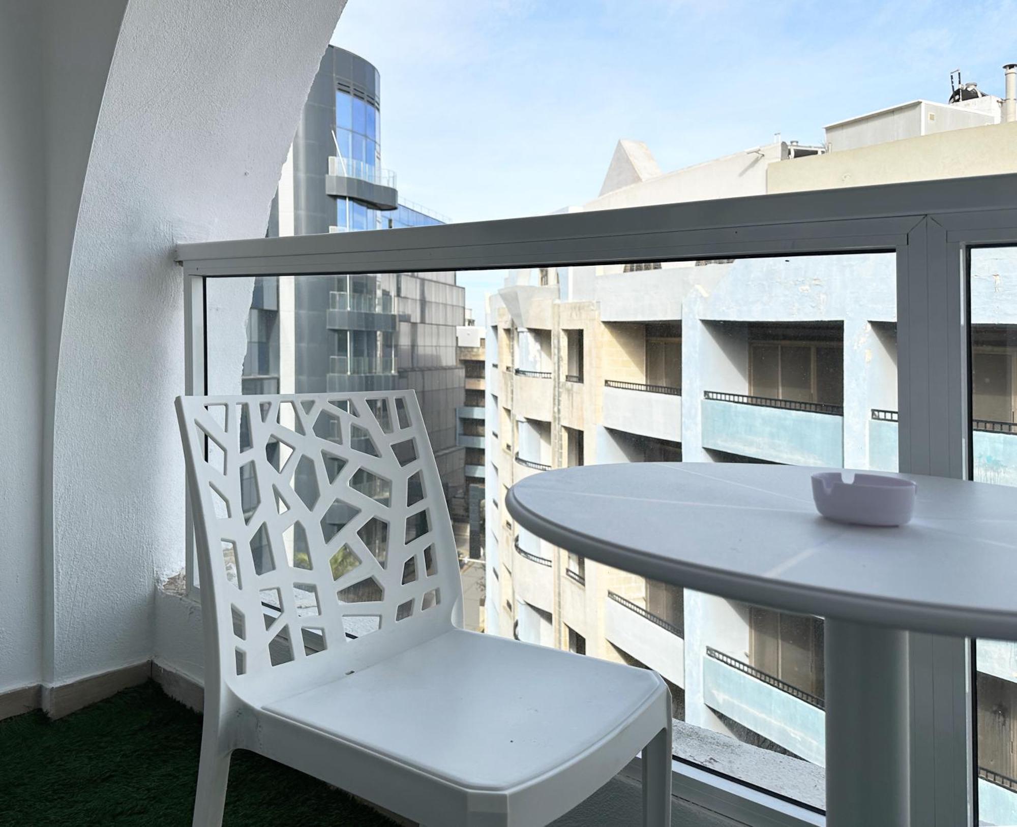 Miami Apartments Saint Julian's Exterior photo